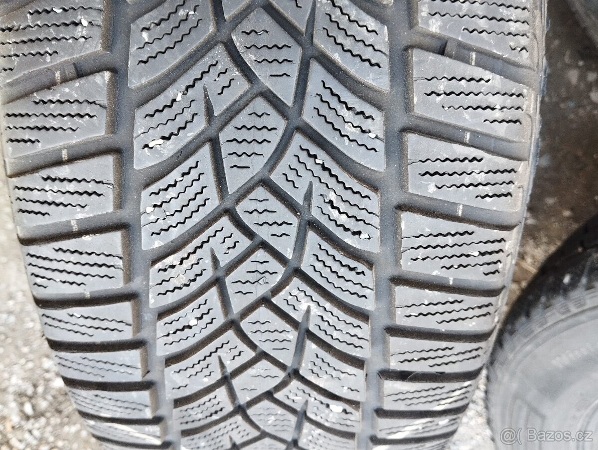 205/45/17 215/55/17 235/55/17 225/35/19 235/35/20 kusovka - 2