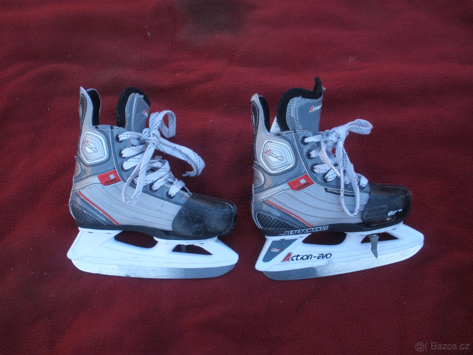 prodám dětské brusle na led action evo - 2