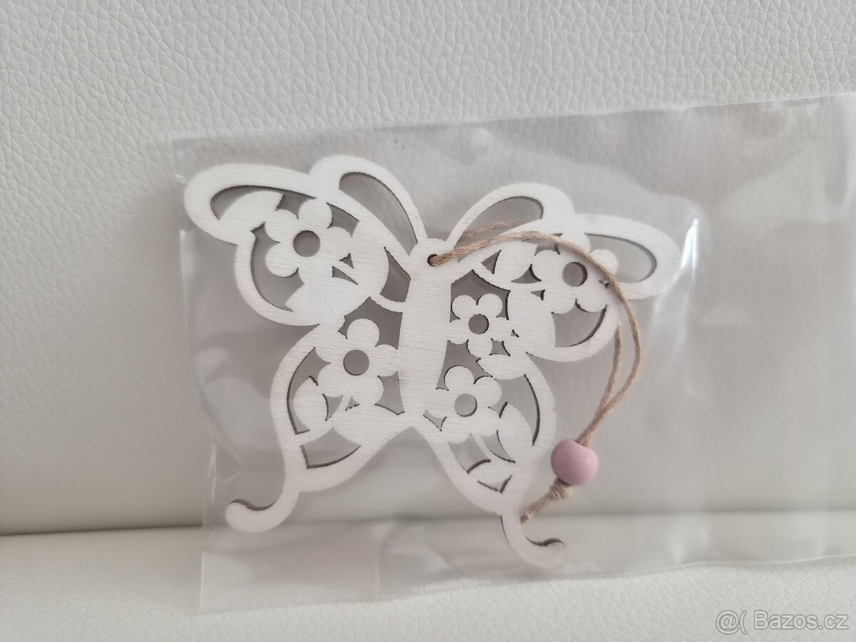 Motýl motýlek vyřezávaný dřevěný závěs dekorace - 2