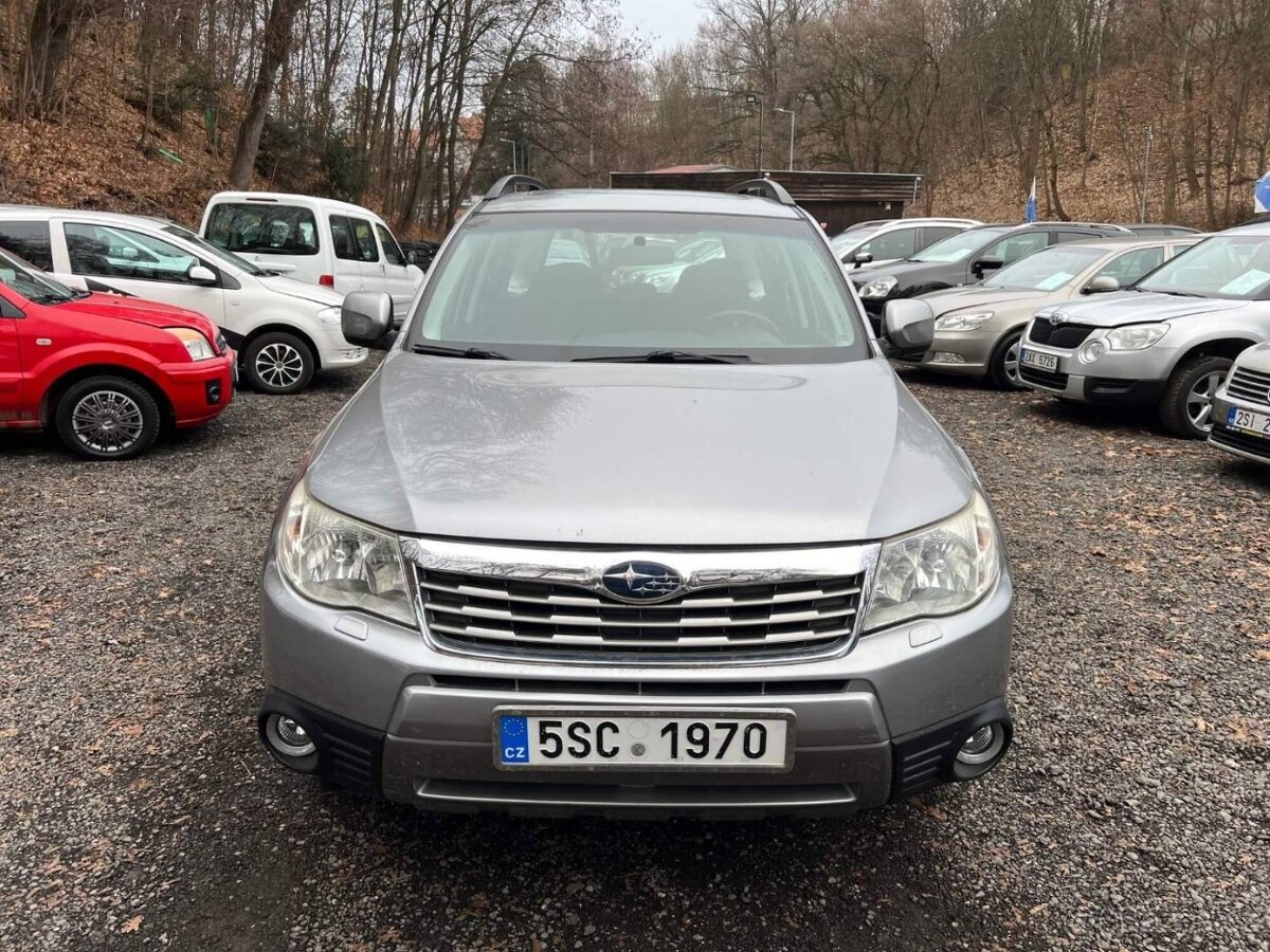 Subaru Forester 2.0i 110kW 4x4 automat klima tempomat 164tkm - 2