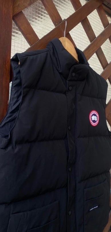 PRODÁM CANADA GOOSE VESTU - 2