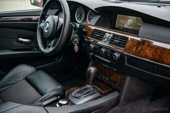 Palubka z BMW e60 e61 s nápojákama - 2