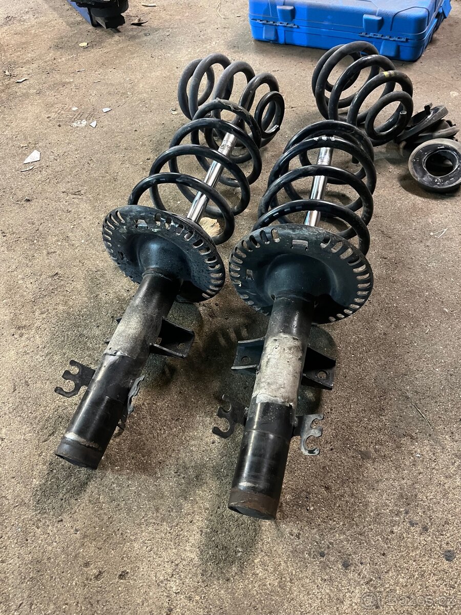 VW T5 podvozek tlumiče pružiny - 2