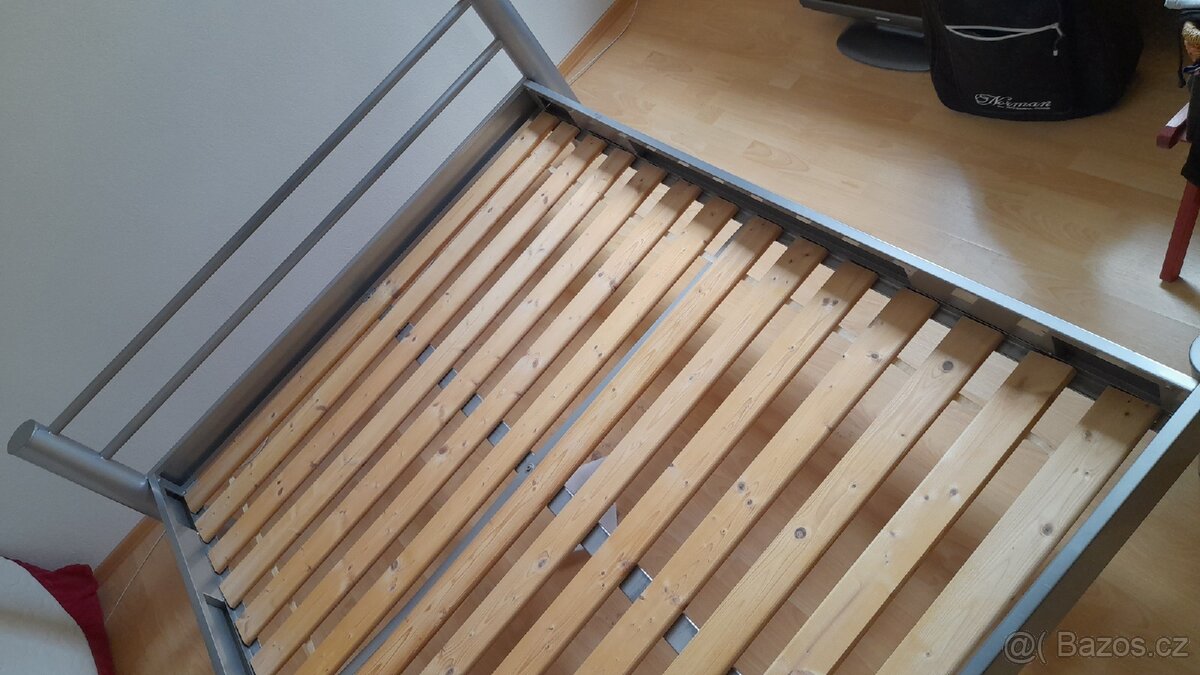 Kovová manželská postel - 2