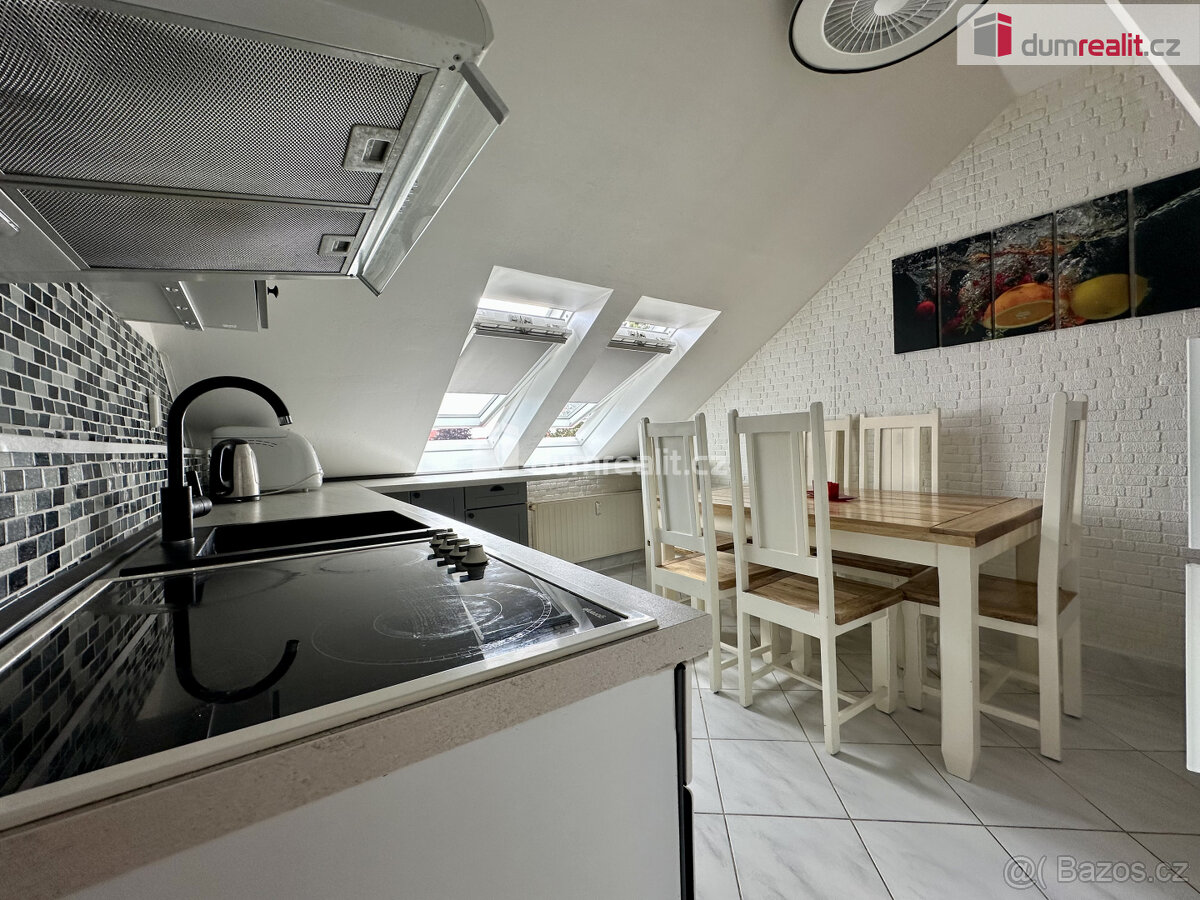 byt 2+1 v ul Kollárova, Ostrov - 2