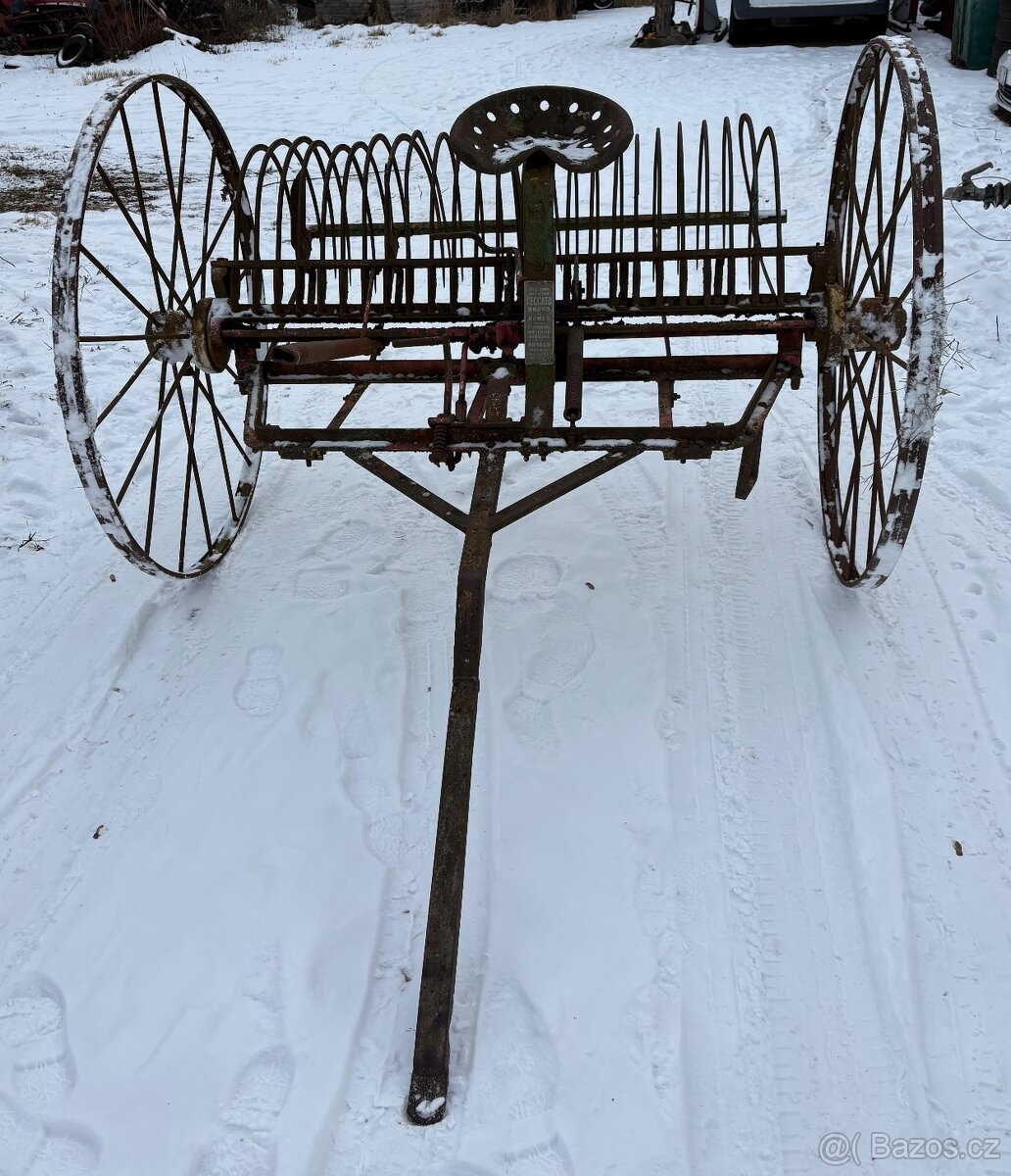 Historická konská hrabacka sena - 2