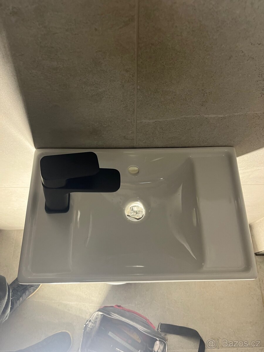 LAUFEN FIORA umývátko 45 cm, s přepadem - 2