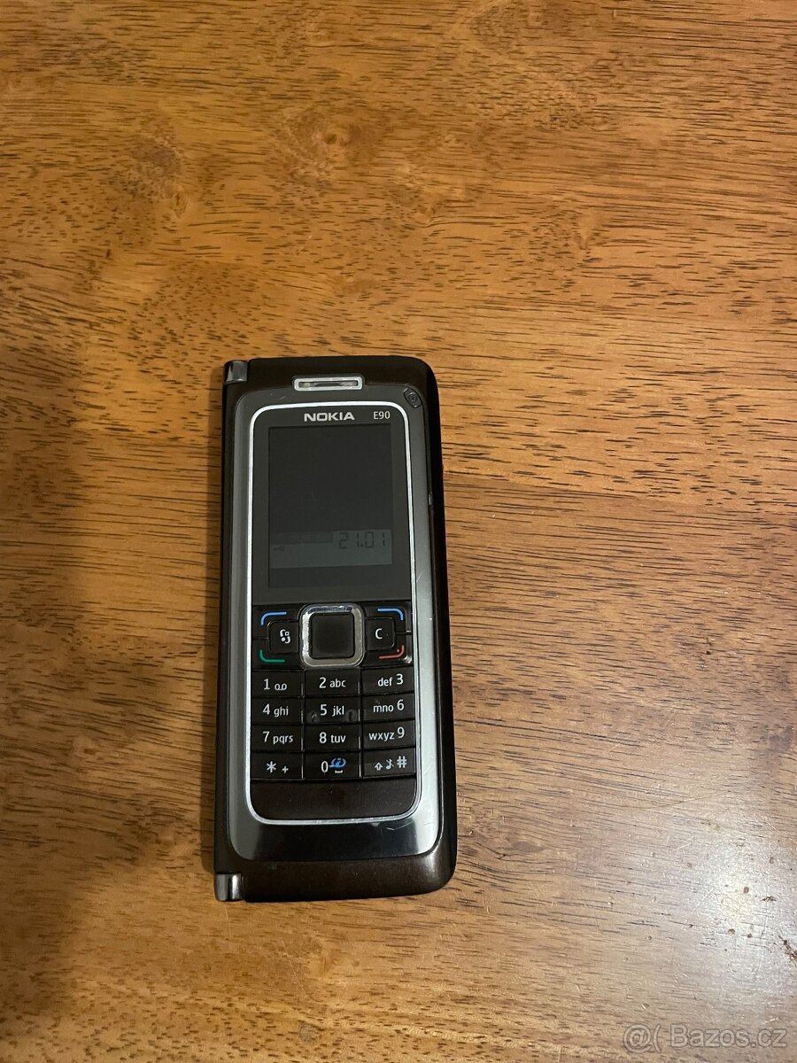 Nokia E90 - 2