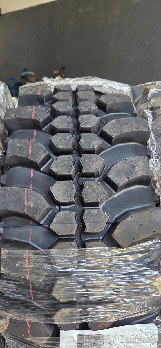 Prodej pneu 235/70 R16 - 2