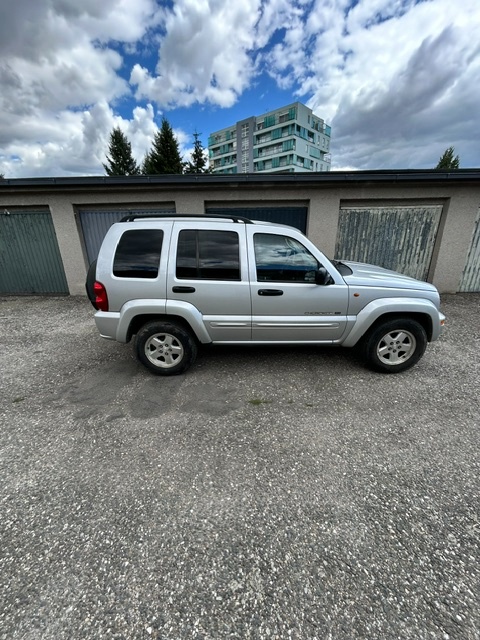 Jeep Cherokee - 2