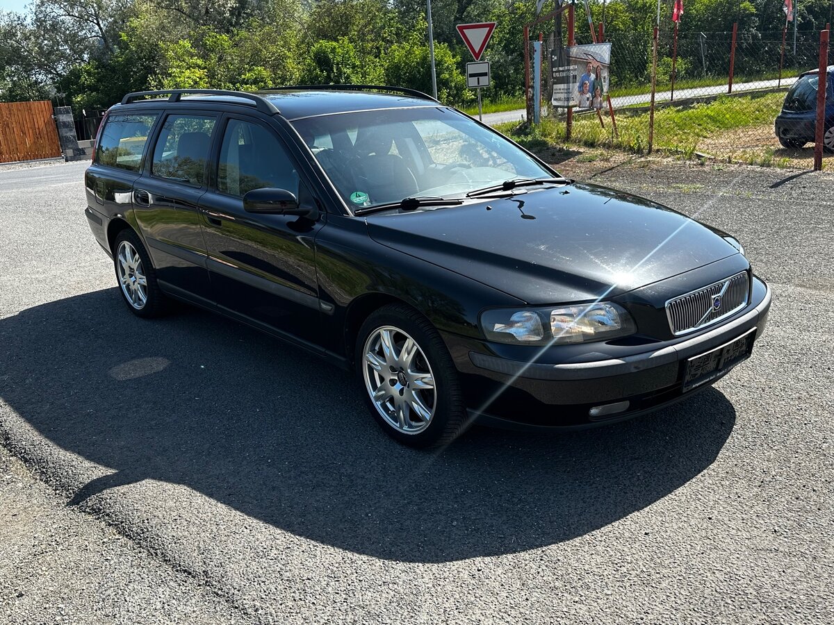 Volvo V70 2.4i, r.2003, klima, serviska, STK - 2