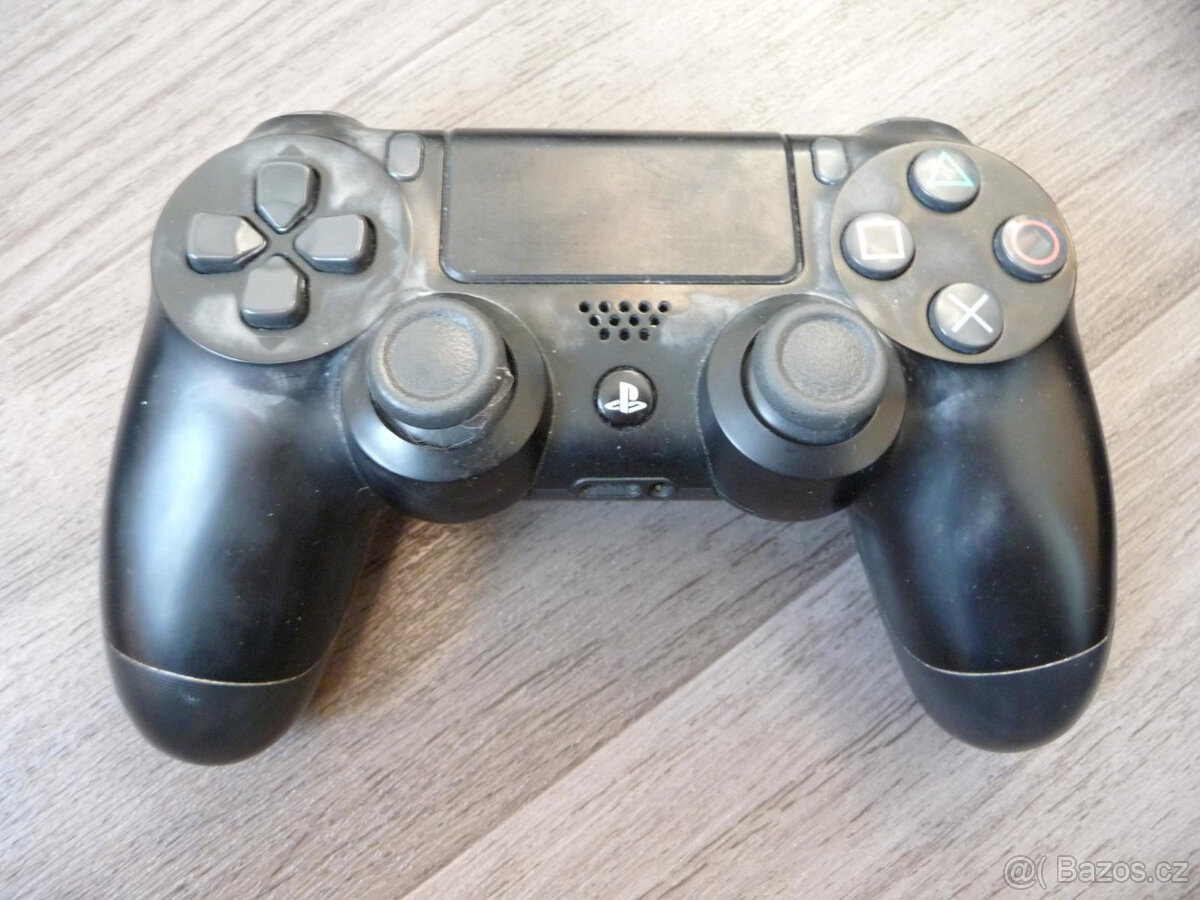 ps4 konzole 500GB + 5 her - 2