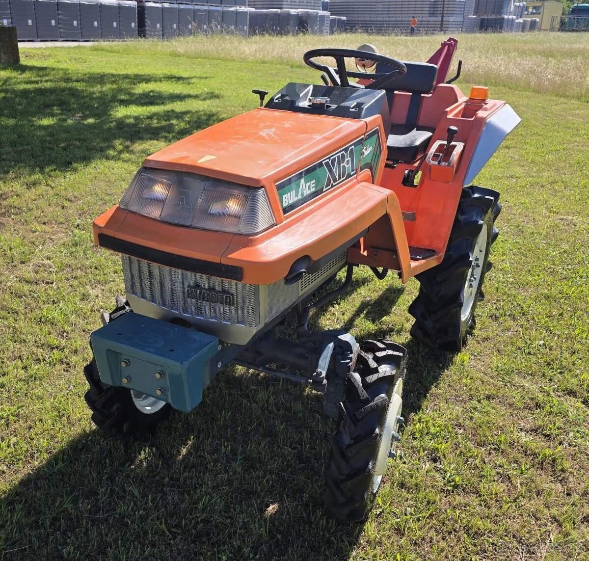 KUBOTA XB1 - 2