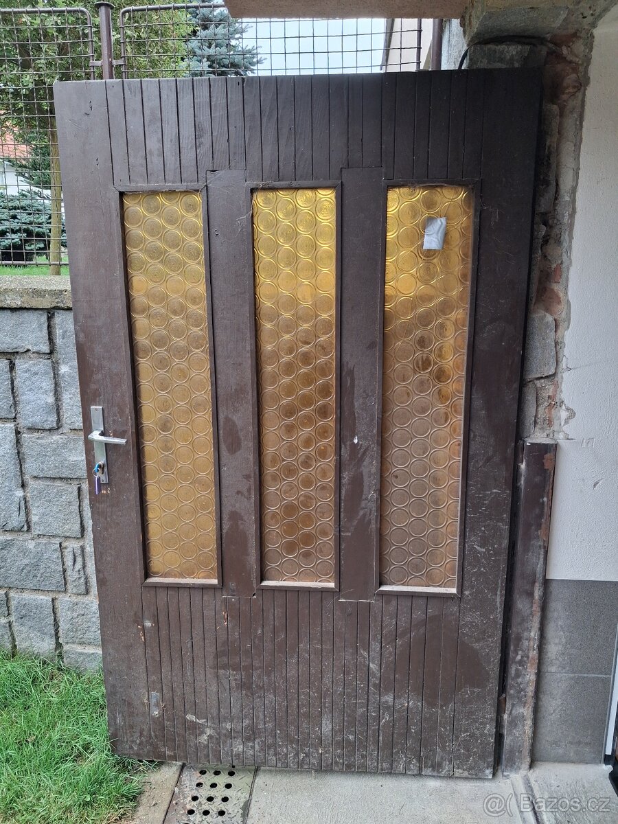 Prodám dřevěná garážová vrata - 2