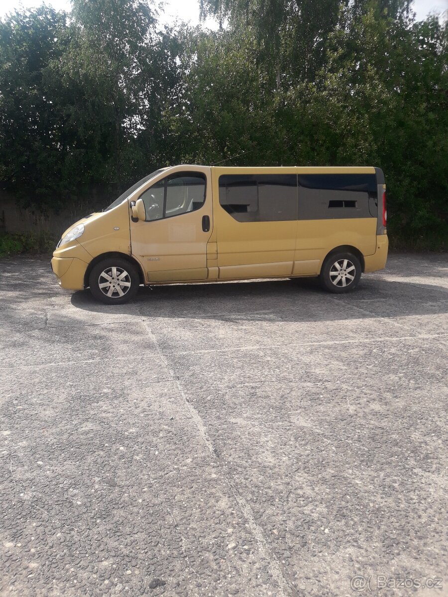 RENAULT TRAFIC 2.5 DCi 107kw r.v.2007 facelift bus - 2