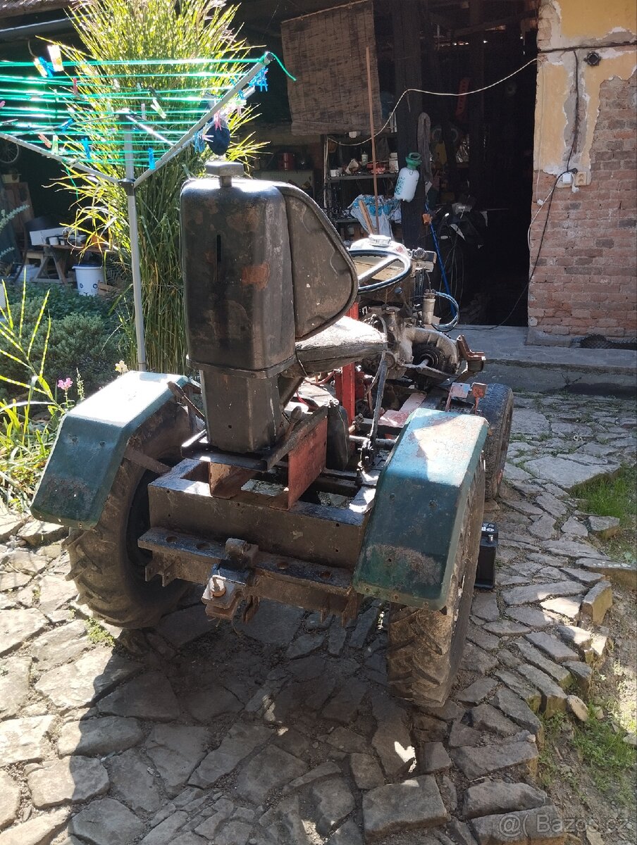 Traktor trabant - 2