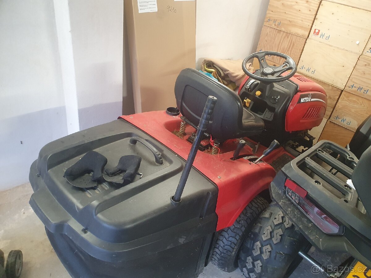 Zahradní kvalitní traktor MTD 160/90H - 2