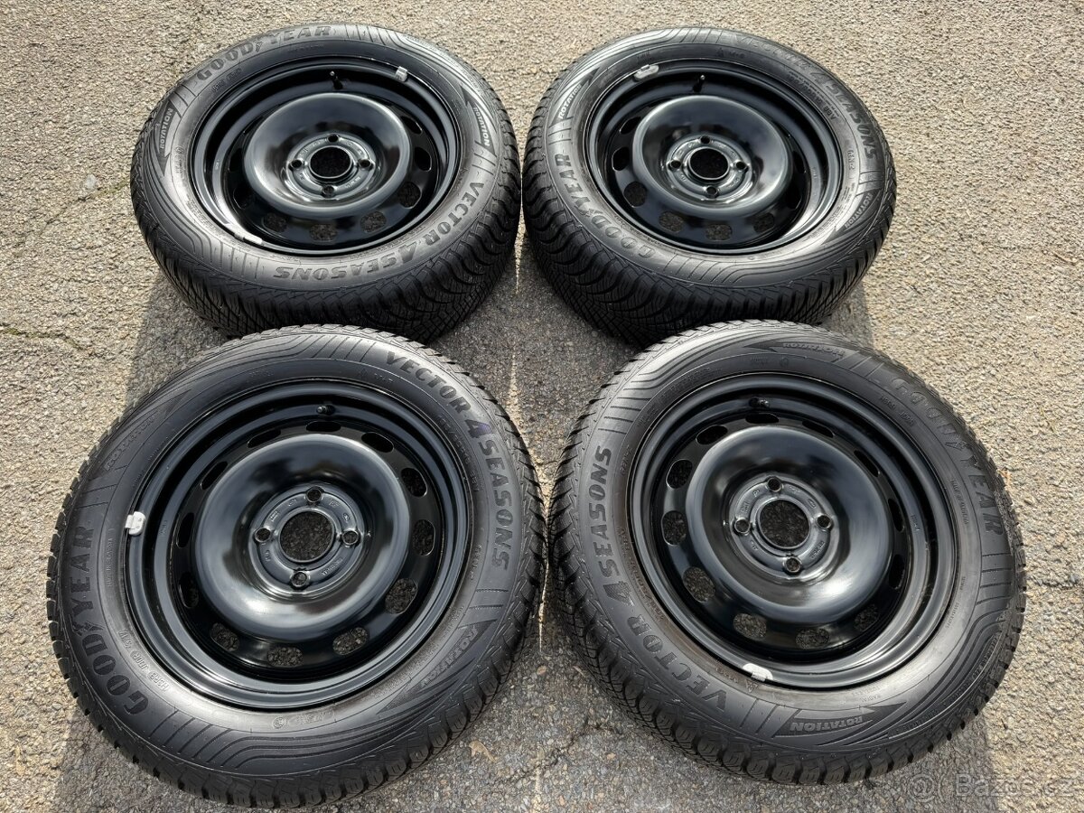 4ks zánovních plech disků 15" 4X108, Fiesta, pneu 99% - 2