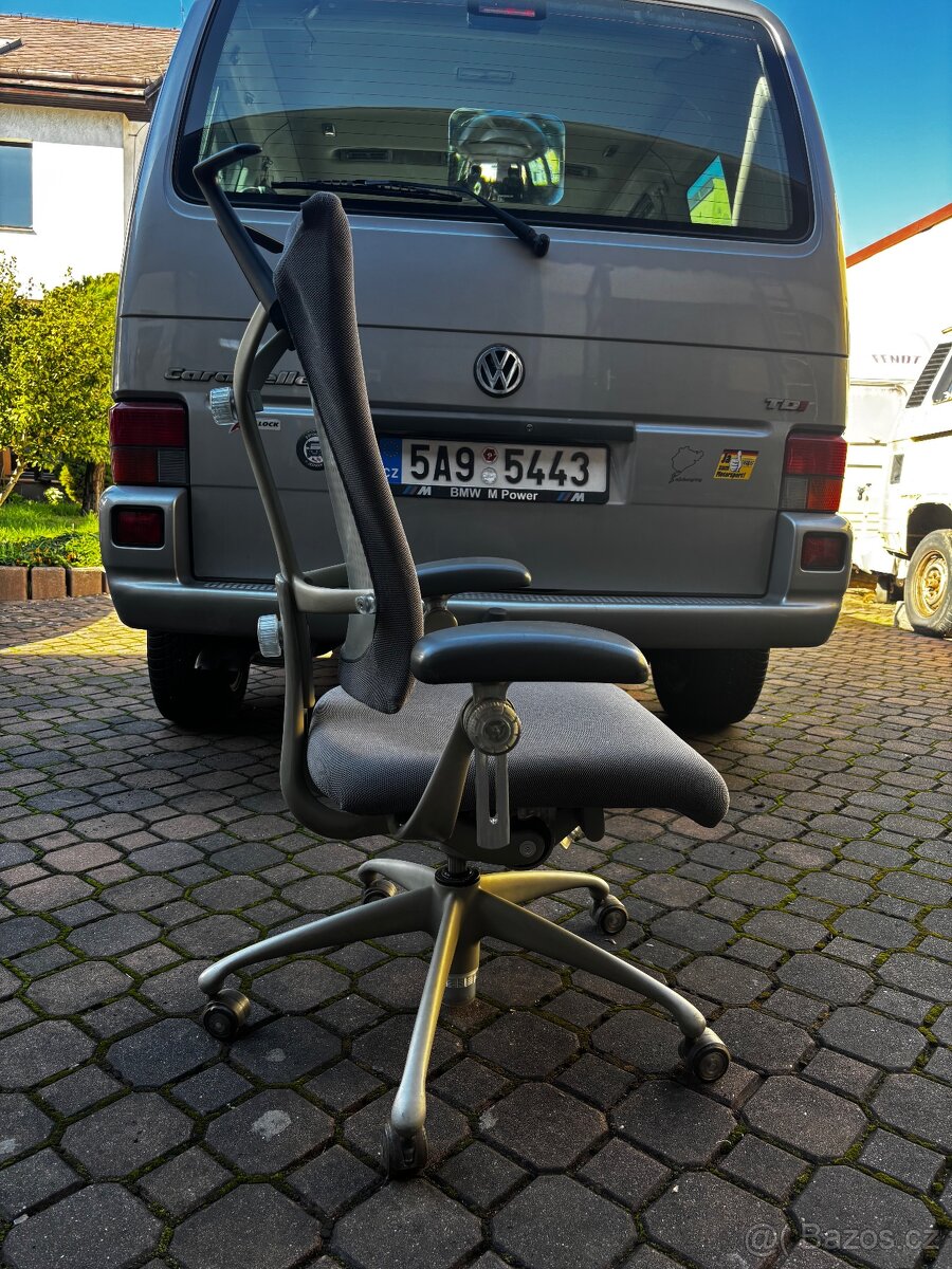 Kancelářská židle Vitra Ypsilon - 2