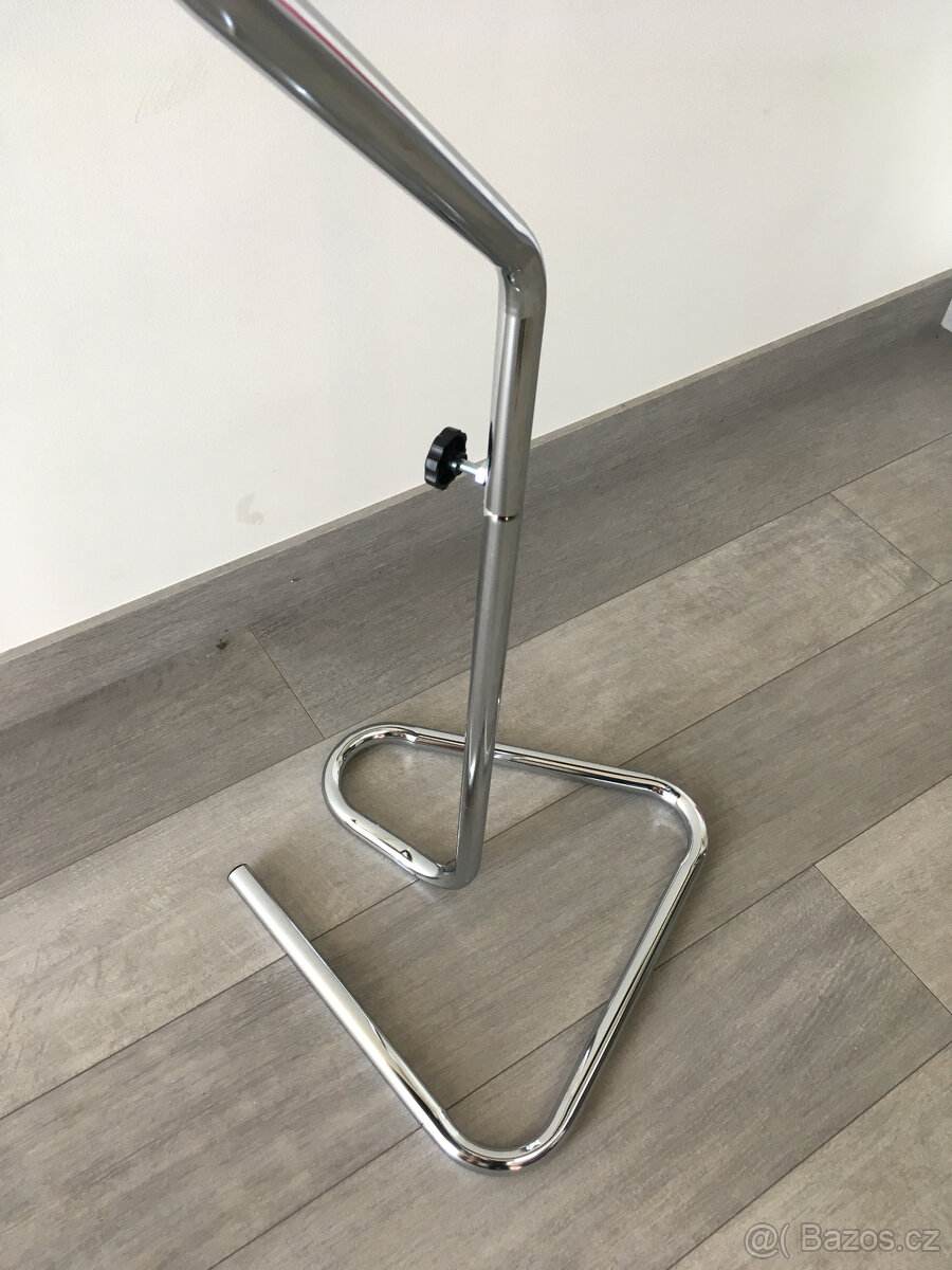 Stojan,torzo,aranžovací-výstavní prvek - silueta muž/chlapec - 2