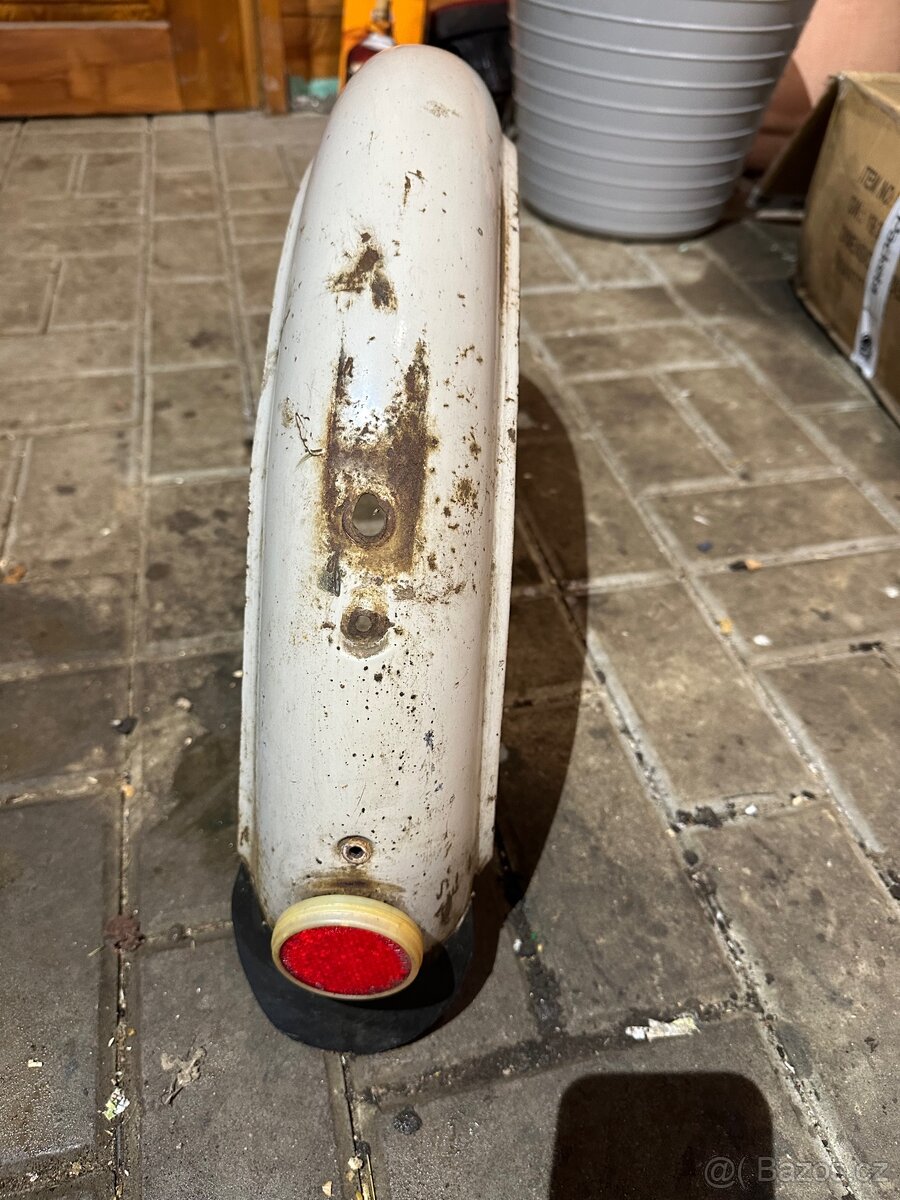 Jawa mustang blatník - 2