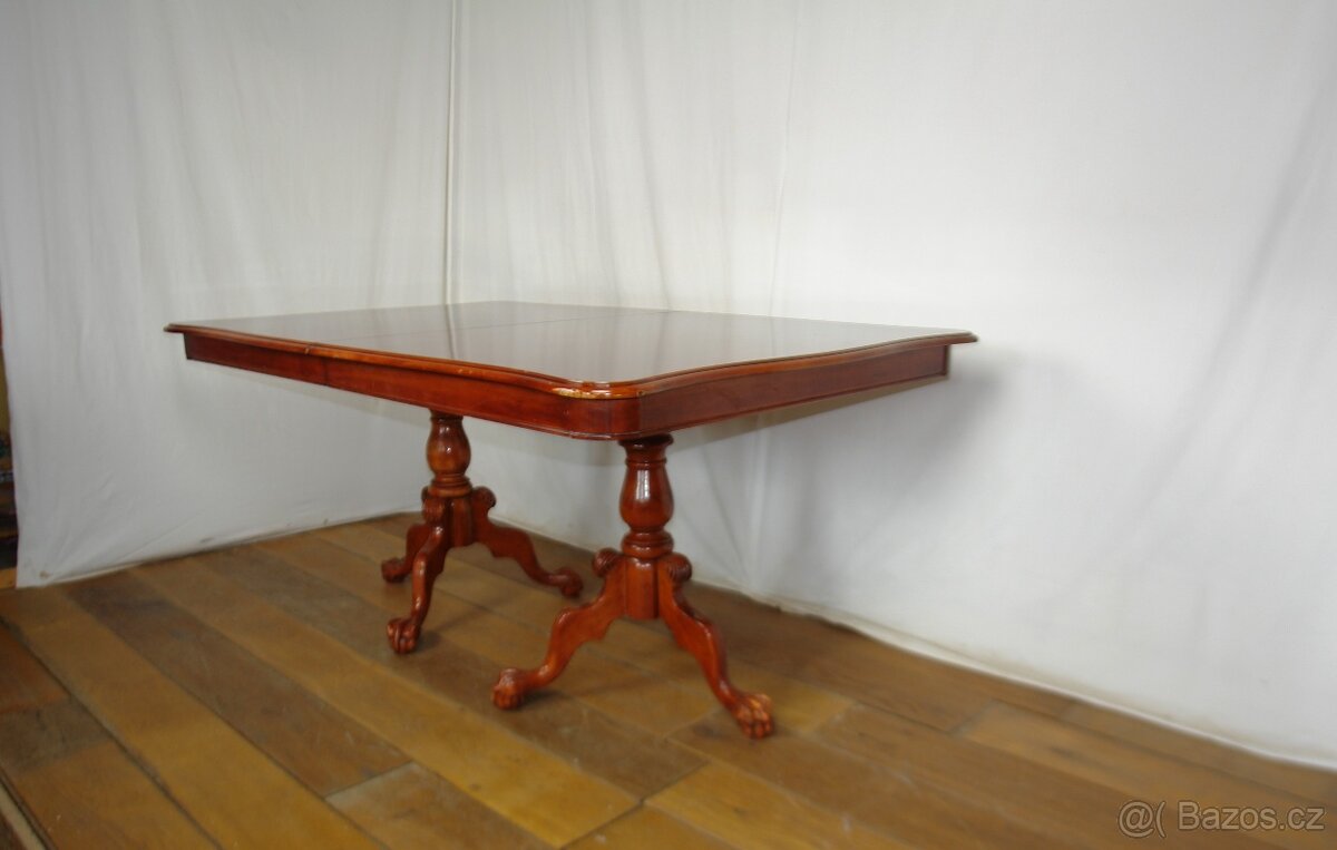 Jídelní stůl - 2