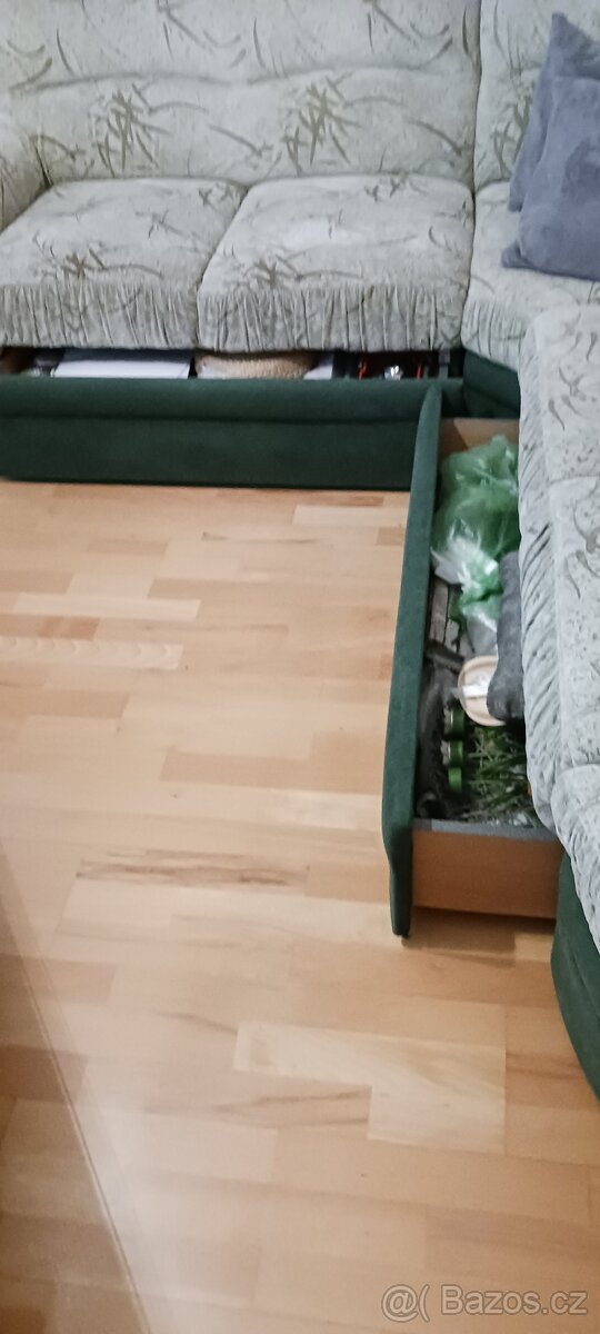 Daruji sedací soupravu - 2