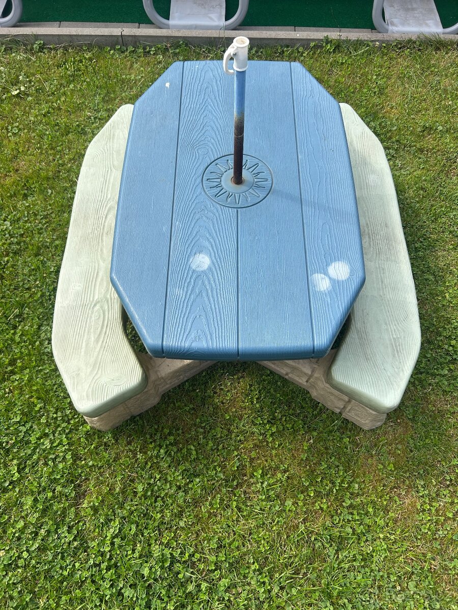 Venkovní stolek Step2 - 2