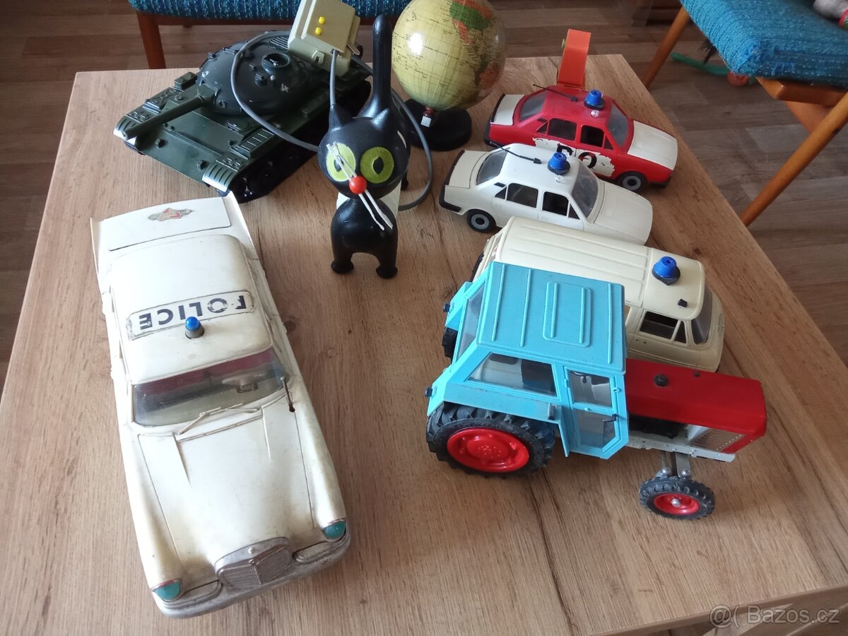 Staré hračky autíčka ITES, KDN... - 2