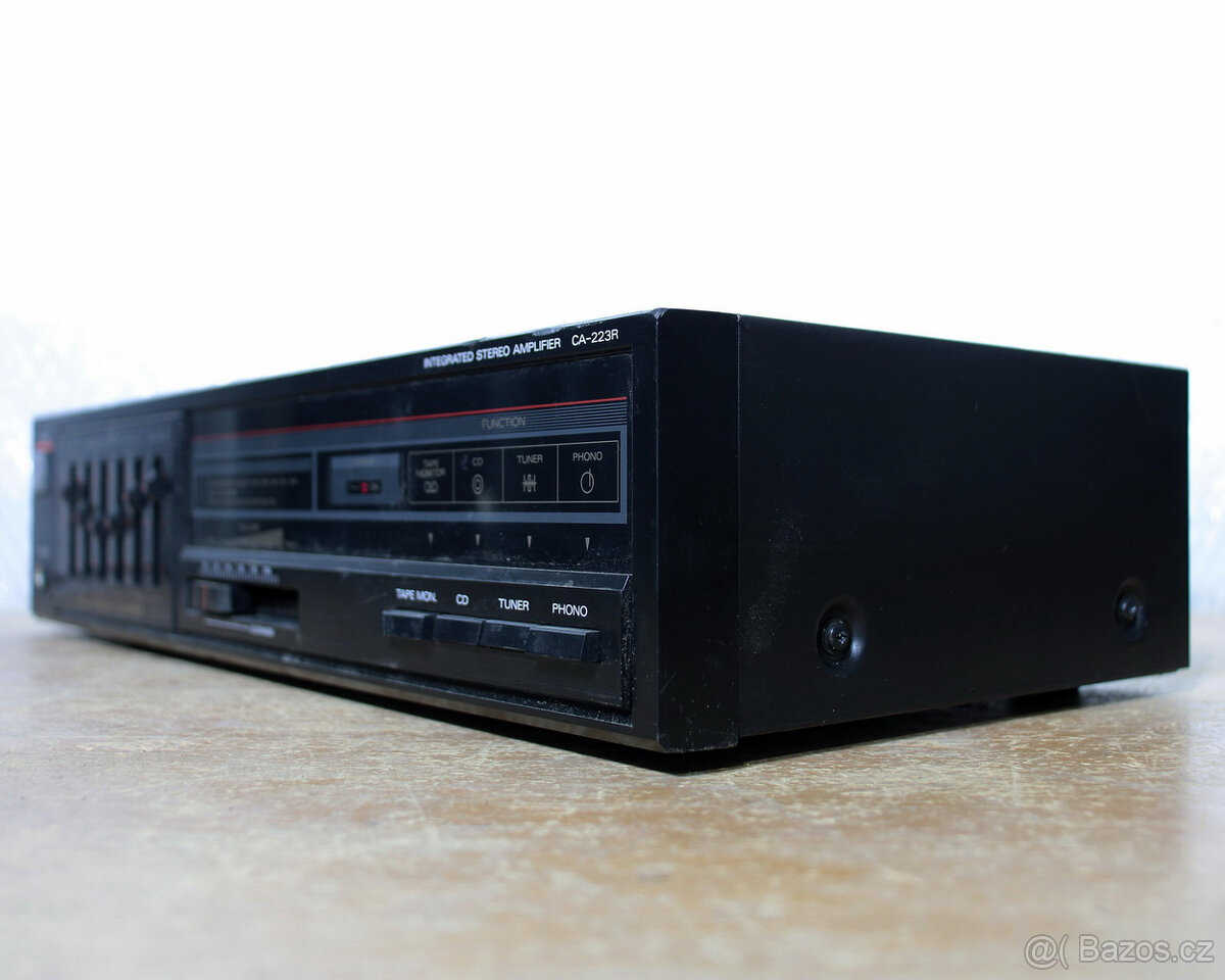 Zesilovač Fisher. - 2