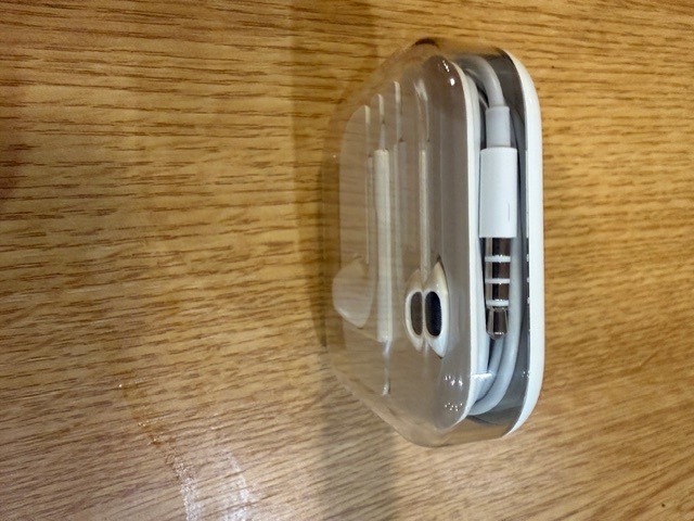 sluchátka APPLE s 3,5 jackem - 2
