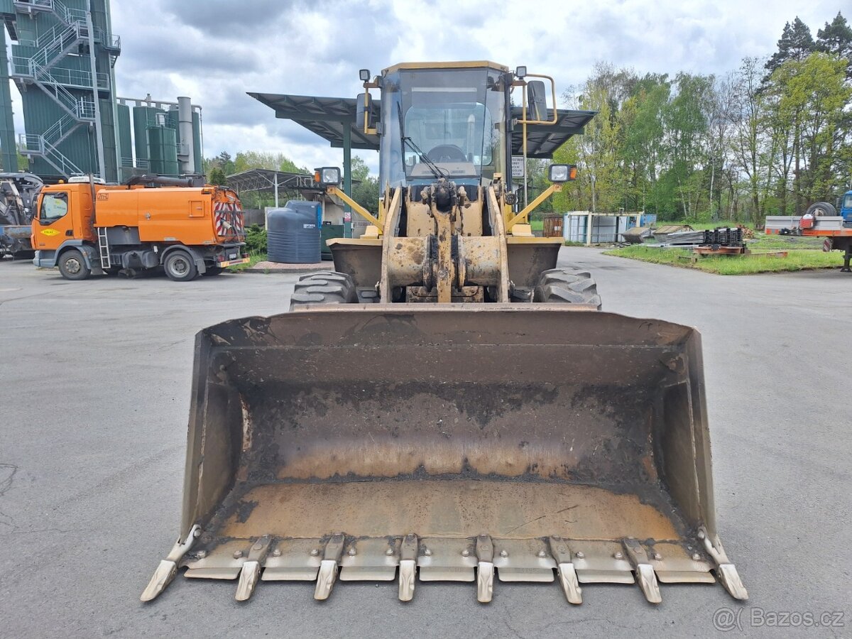 CAT 928 F 4X4 - 2