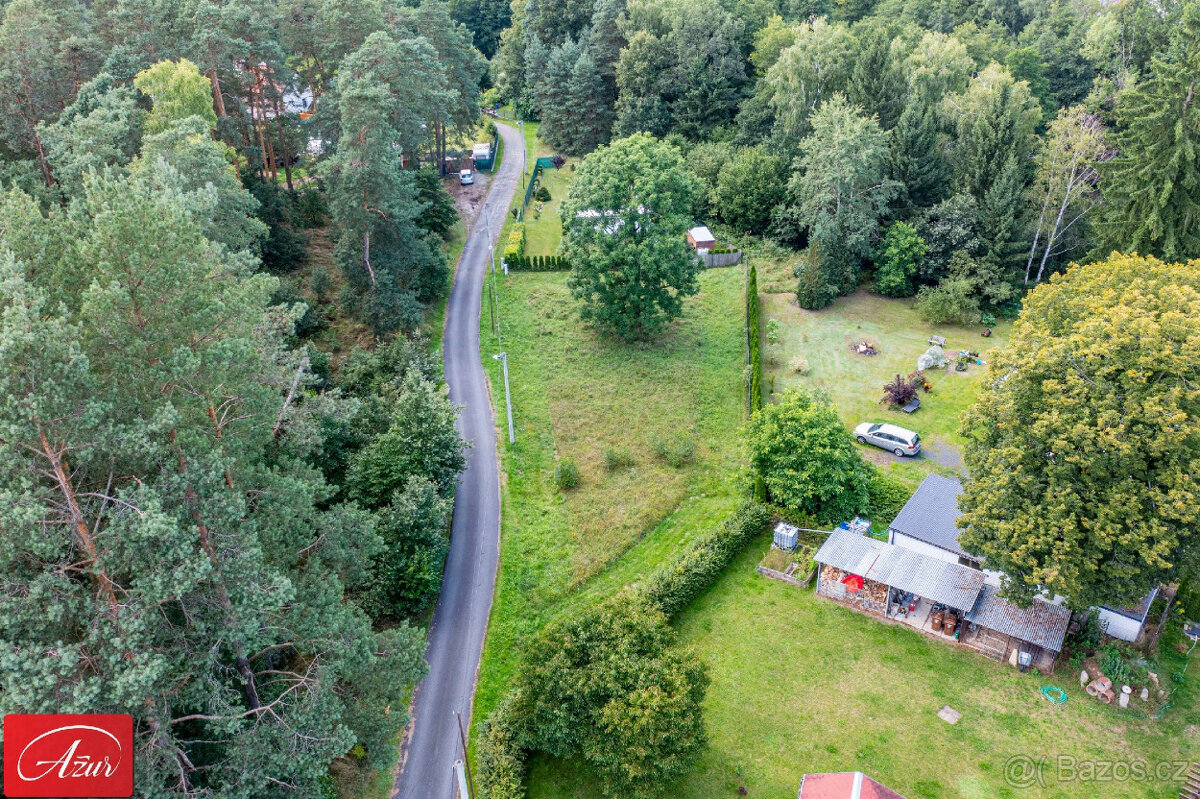 Rovinatý pozemek v krásné, zelené lokalitě - Ploužnice p. R. - 2