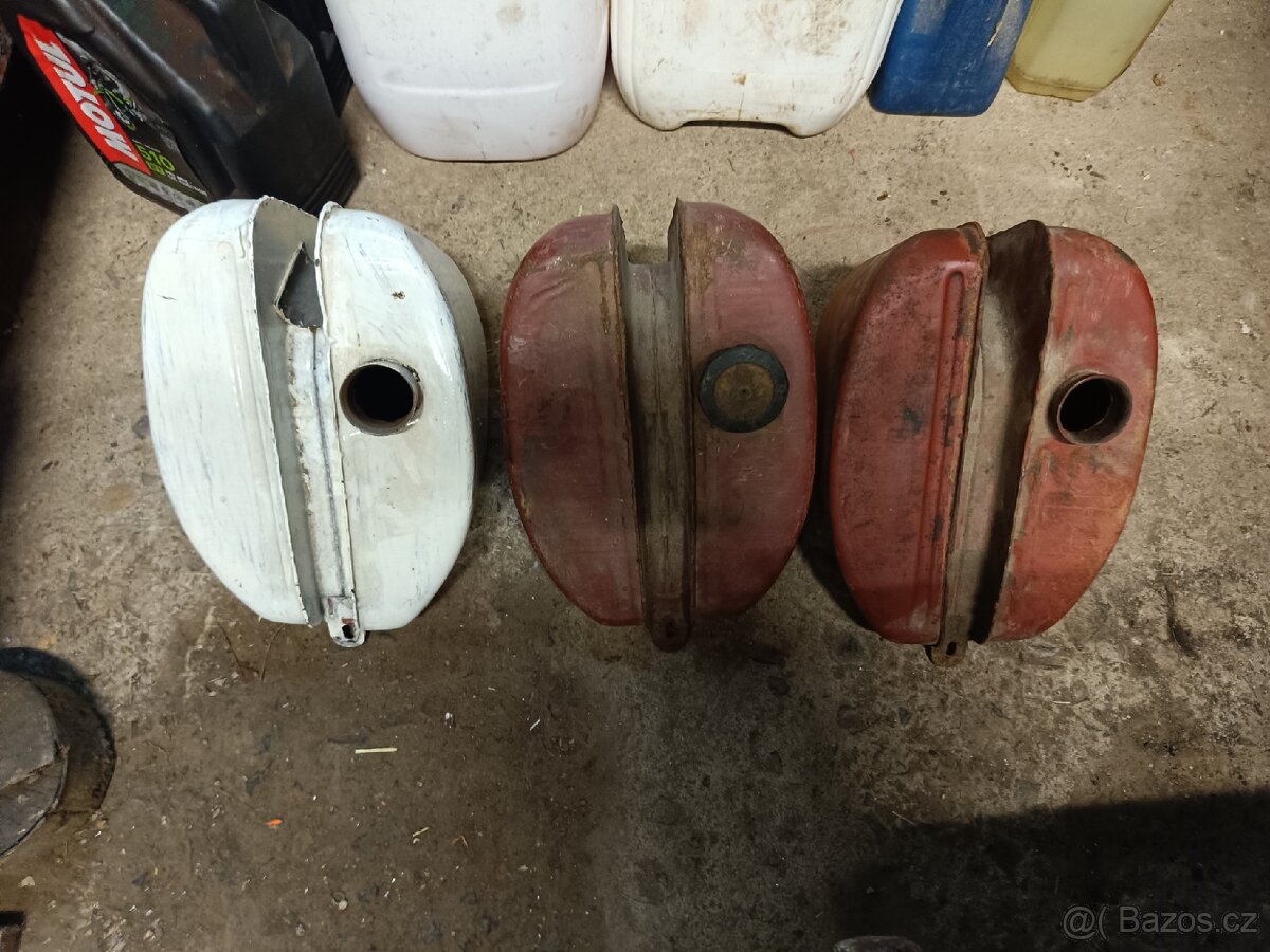 Nádrže jawa pionýr - 2