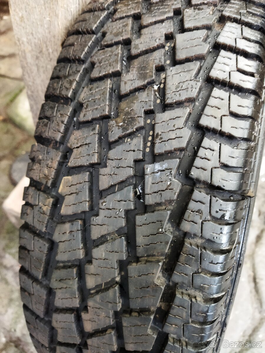 Pneu zimní 2.ks. Na dodávku 195 16/C.Skoro nejeté.Zátěžové. - 2