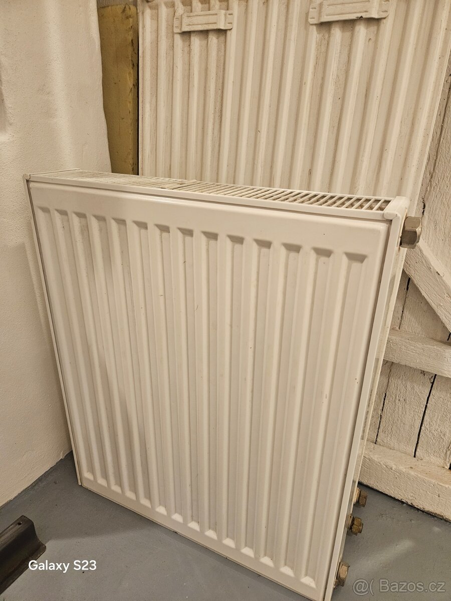 Nabízím 3ks radiátorů - 2