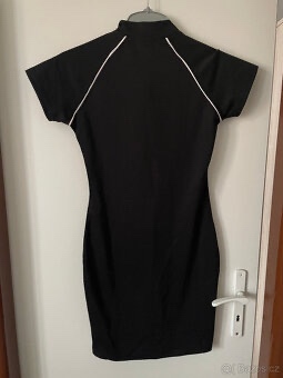 Černé šaty na tělo - 2