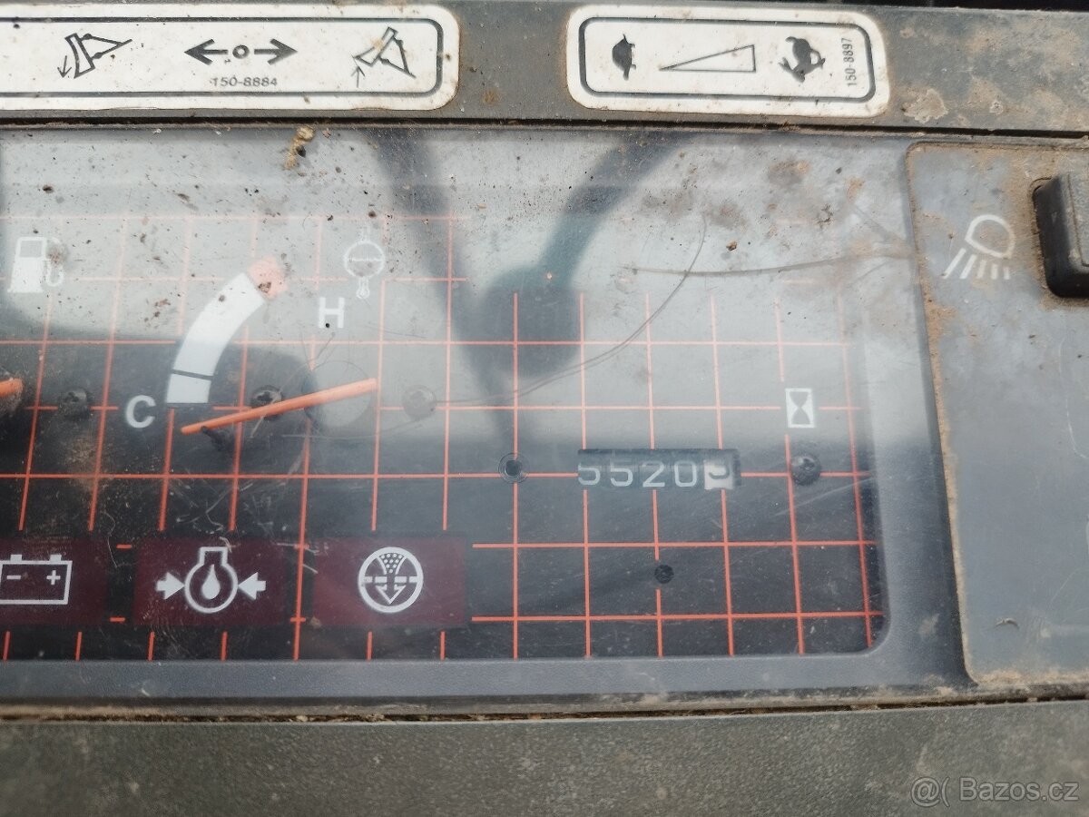 Prodám Caterpillar 302.5 - 2