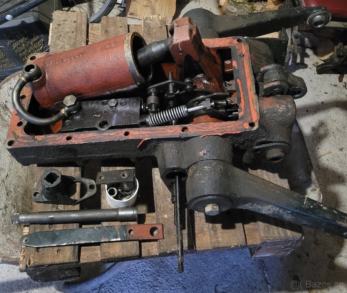 Víko hydrauliky - 2