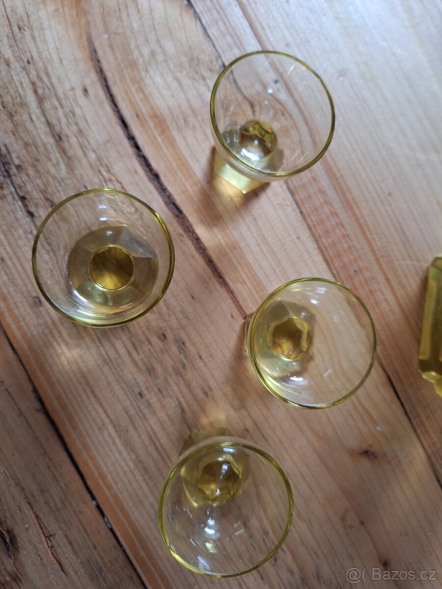 Karafa artdeco sklo - 2