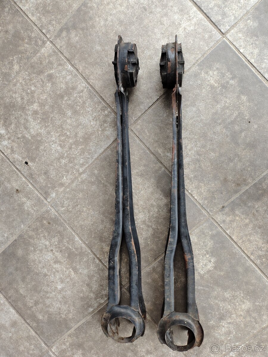 Zadné ramena SKODA 105/120 GARDE/ - 2