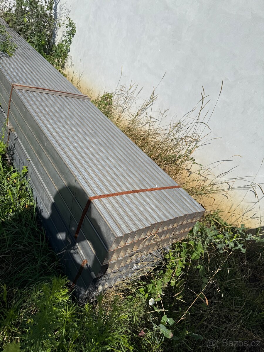 Konstrukce haly bez opláštění a střechy - 2