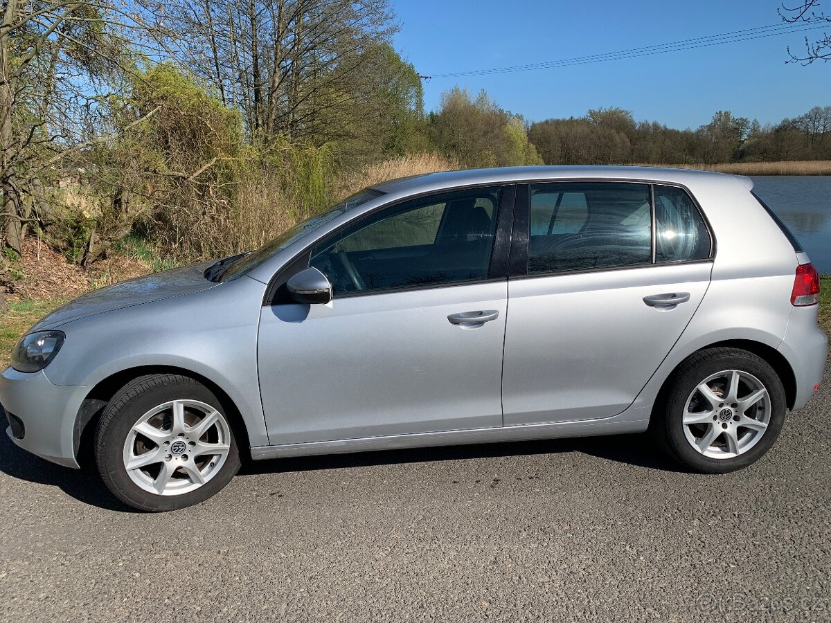 Volkswagen Golf 1.6 16V MPi 75kw - 2