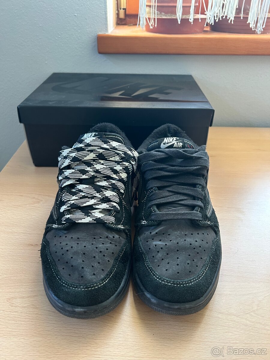 Air Jordan 1 Travis Scott - 2