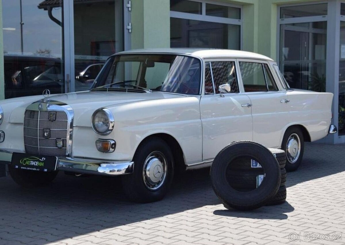 Mercedes-Benz 200 200D - 2