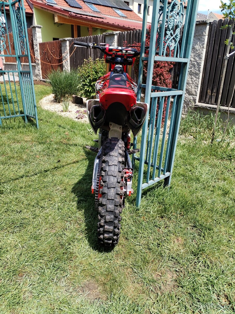Honda CRF 250R 2008 po generalní opravě motoru