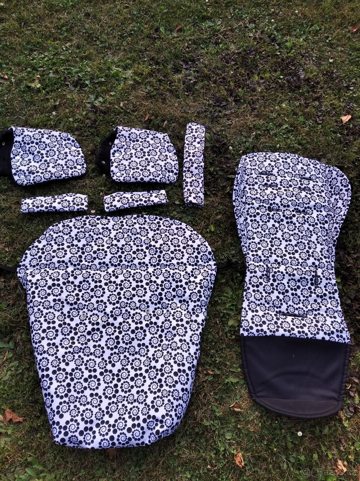 velká sada na kočárek černobílá - 2