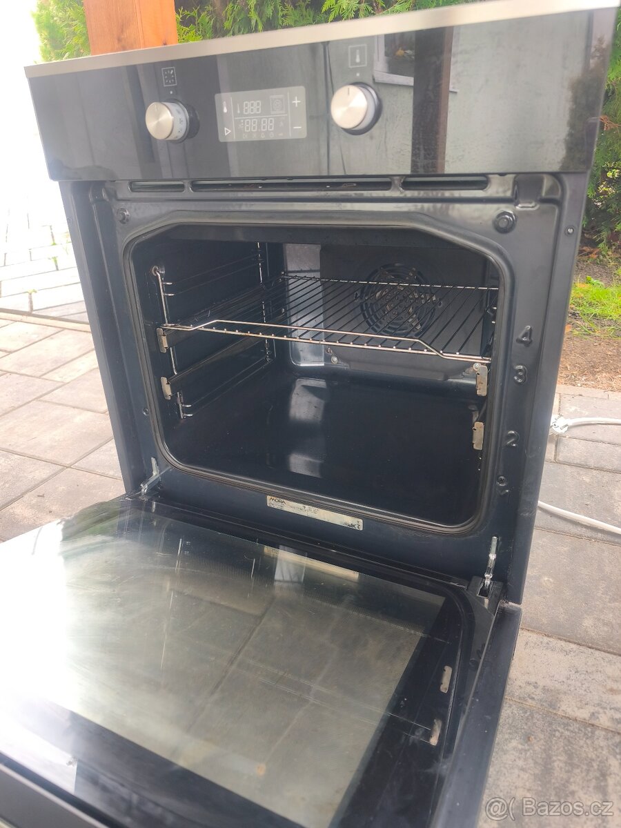 Vestavná trouba Mora 548MX - 2