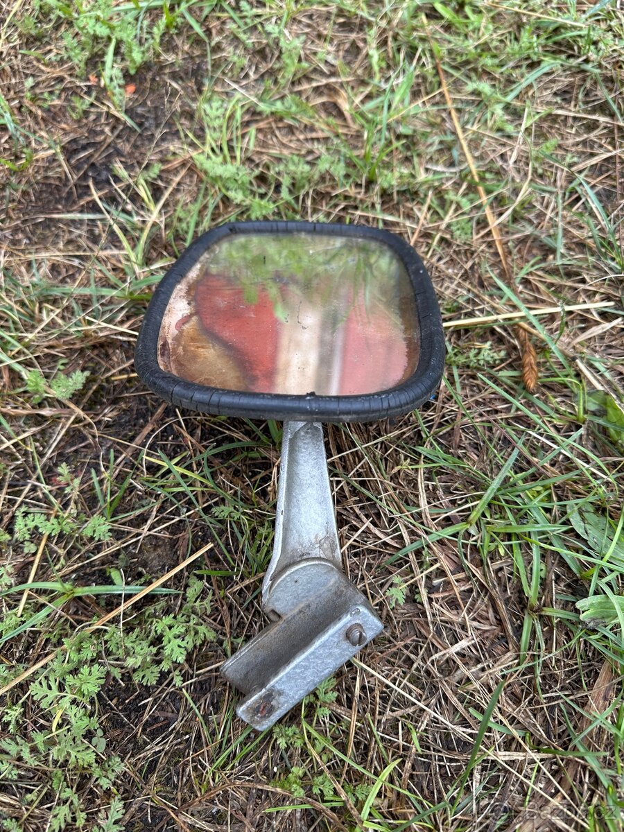 Zrcátko na veterána. - 2