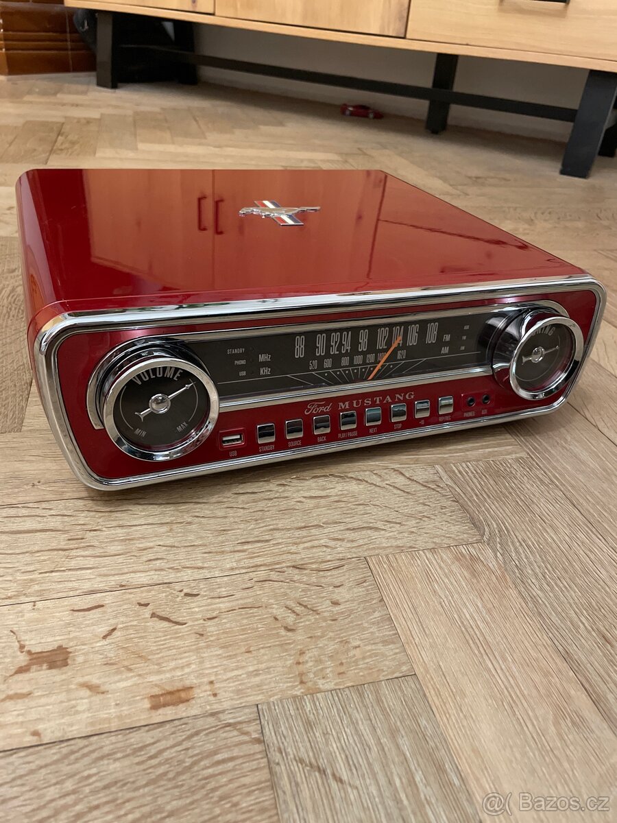 Gramofon ION Mustang - 2